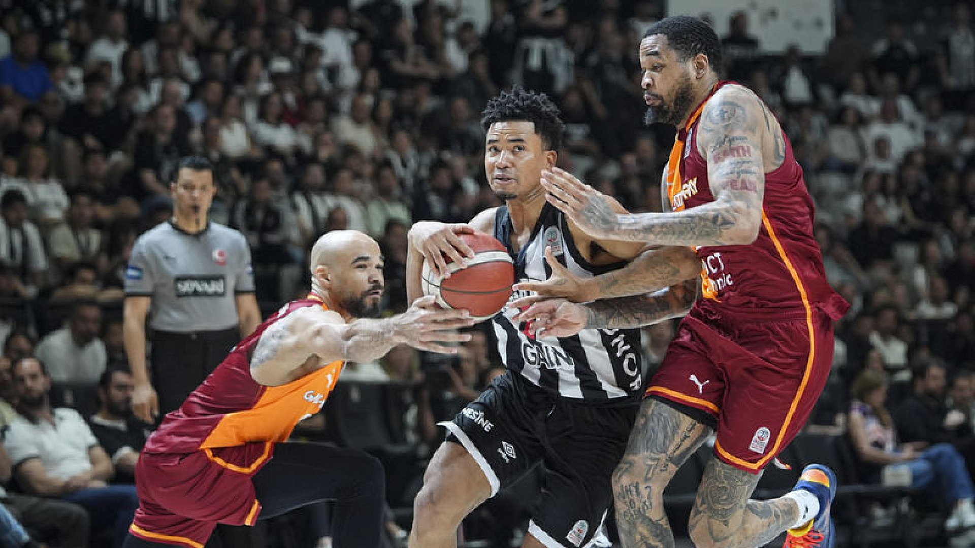 Beşiktaş, Basketbol Süper Ligi'nde Galatasaray'ı konuk ediyor