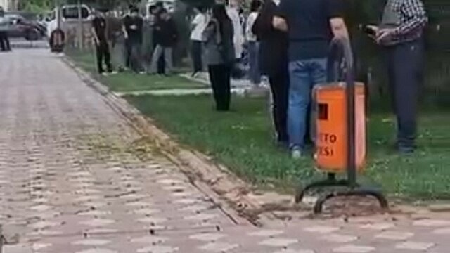 Batman'da halı silkerken 8'inci kattan düştü