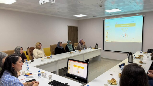 Bayburt'ta koruyucu aileler için eğitim programı düzenlendi