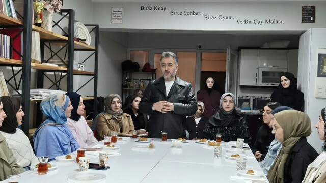 Bayburt'ta üniversite öğrencileriyle hadis sohbeti yapıldı