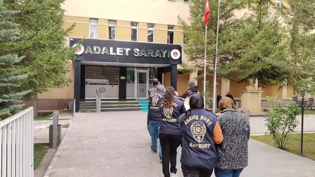 Bayburt'taki dolandiricilik suphelileri Gaziantep'te yakalandi