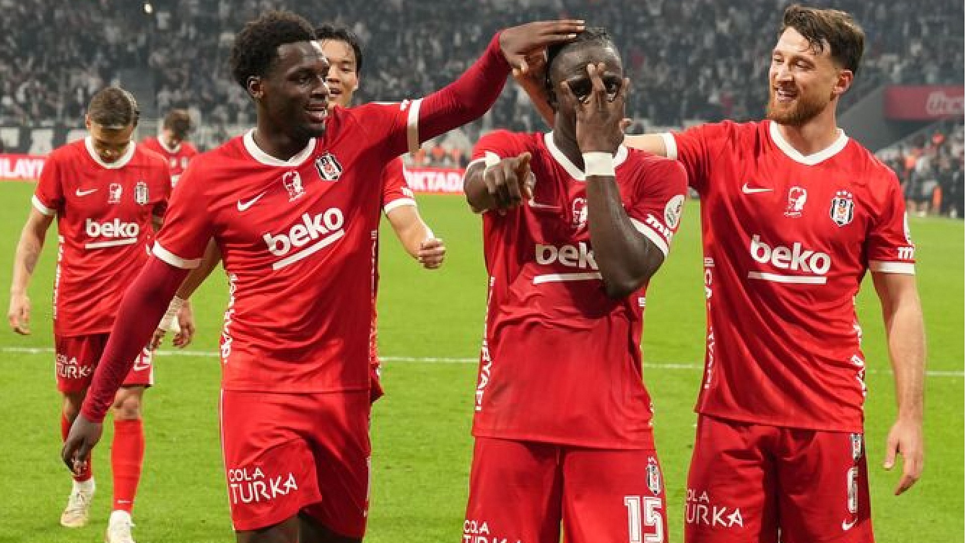 Beşiktaş, Başakşehir'i mağlup ederek 3 puanı aldı