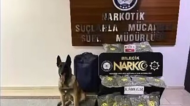 Bilecik'te otomobil bagajında 8,5 kilo uyuşturucu bulundu