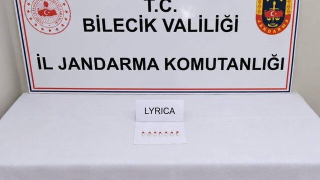 Bilecik'te yol kontrolünde uyuşturucu hap bulundu