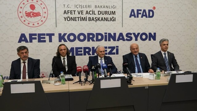 Binali Yıldırım, Erzincan projelerinde iş birliğini vurguladı
