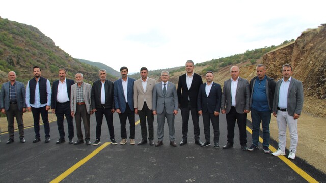 Bingöl'de köy yollarına sıcak asfalt seferberliği başladı