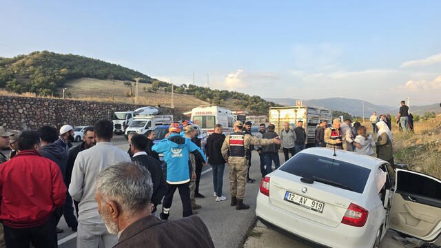 Bingöl'de trafik kazasında 1 ağır 3 kişi yaralandı