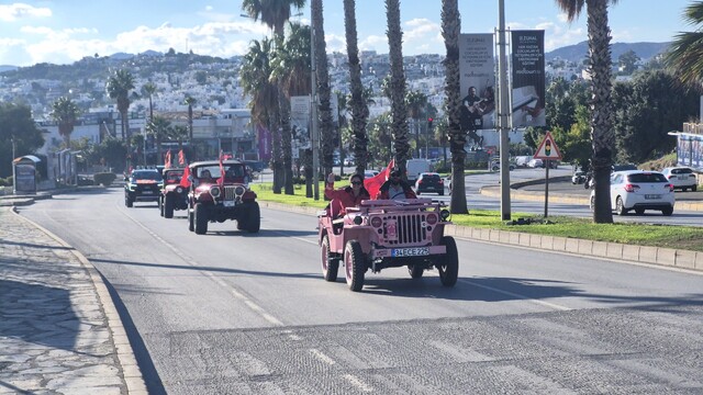 Bodrum'da 3035 araçla Cumhuriyet kutlaması yapıldı