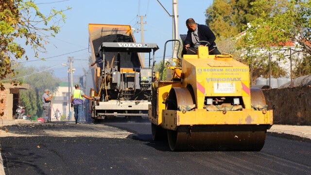 Bodrum'da dört mahallede yol çalışmaları devam ediyor