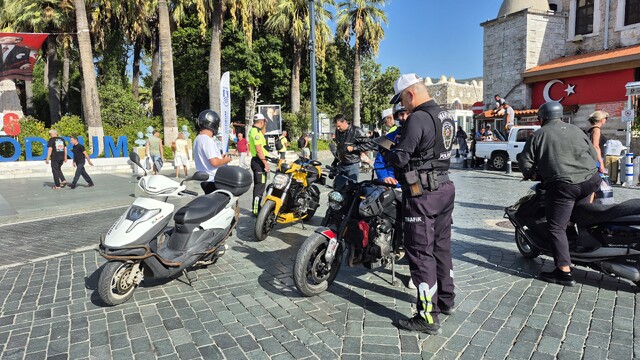 Bodrum'da motosiklet sürücülerine 500 bin TL ceza kesildi