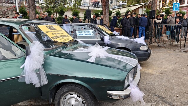 Bolu'da cami inşaatına destek için bağışlanan araçlar satıldı