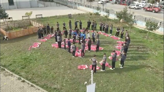 Bolu'da Cumhuriyet'in 103. yılı kutlamasında uçurtma şenliği