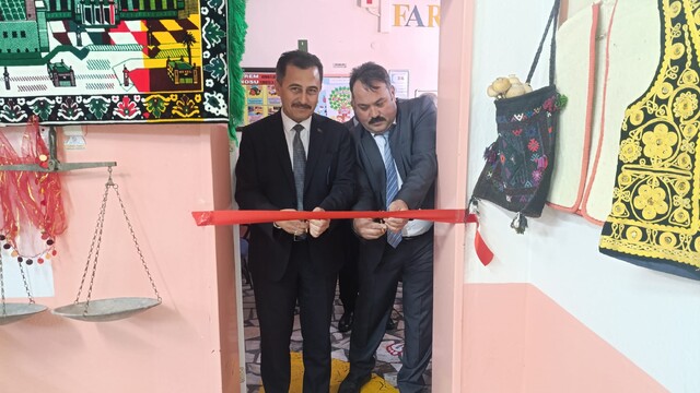 Bolvadin'de Ceylan Emet İlkokulu'nda kültür evi açıldı