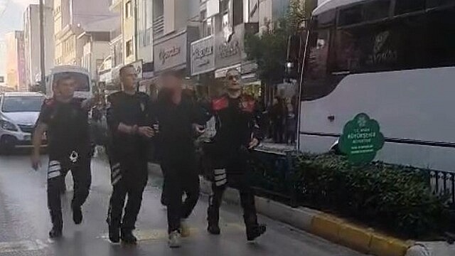 Boşandığı eşinin babasının iş yerine silahla gitti