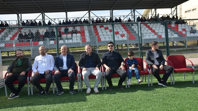 Bulanık Gençlerbirliği, U14 C Grubu'nda şampiyon oldu