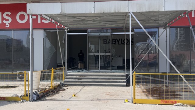 Bursa'da inşaat firmasının satış ofisi kurşunlandı