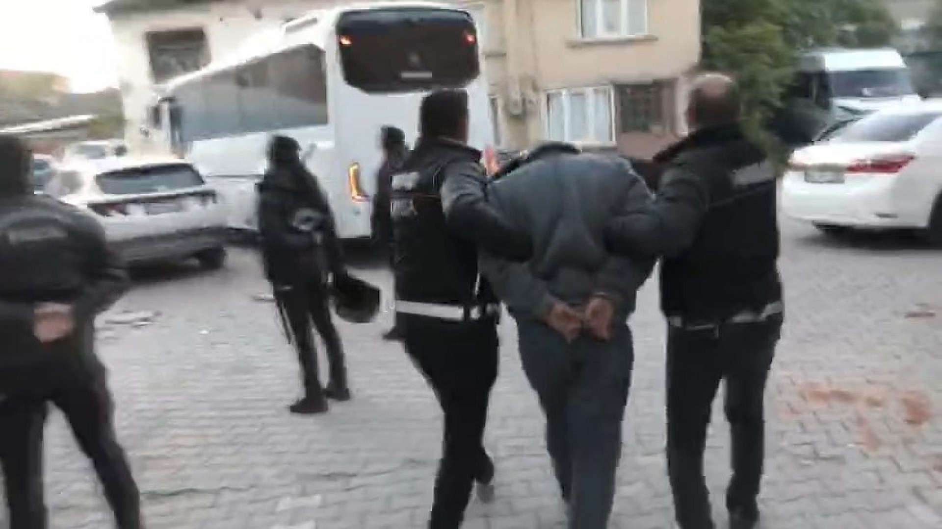Bursa ve İstanbul'daki uyuşturucu operasyonunda 17 tutuklandı
