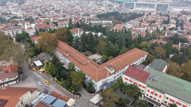 Bursalılar, 723 yıllık hastanenin taşınmasına itiraz ediyor
