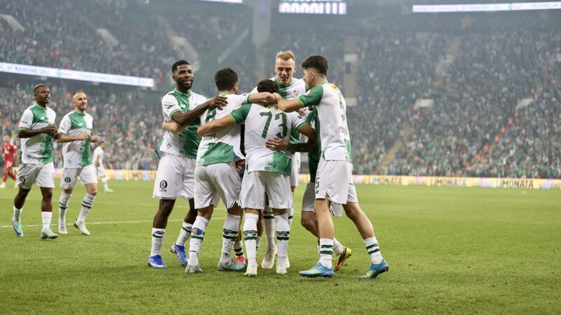 Bursaspor, Pendikspor'u 2-0 yenerek 2. sırada kaldı