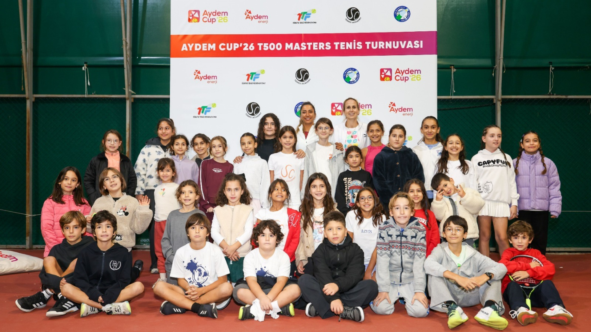 Çağla Büyükakçay, Aydem Cup'ta tenis severlerle buluştu