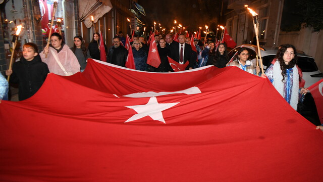 Çanakkale'de Cumhuriyet Bayramı için fener alayı düzenlendi