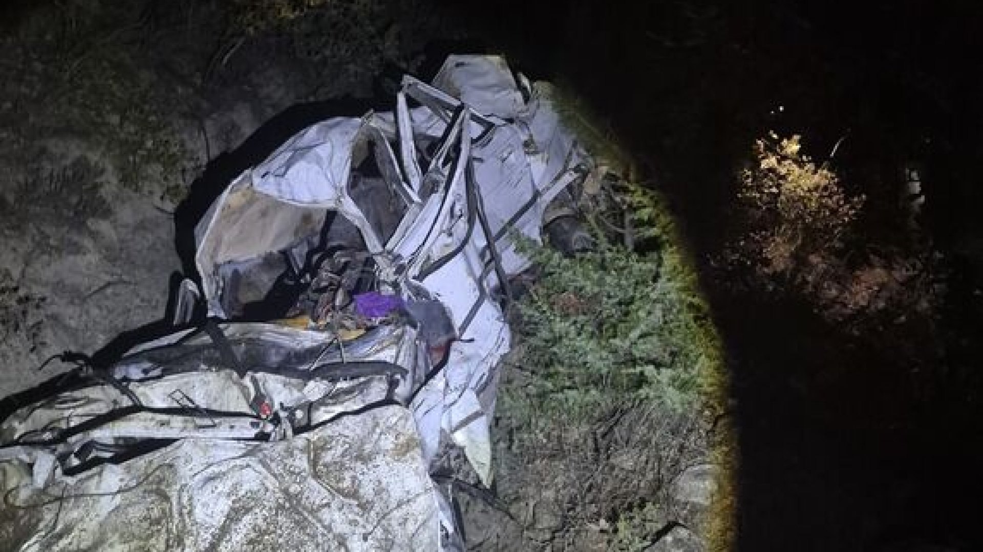 Çankırı'da otomobil uçuruma yuvarlandı: 4 kişi öldü