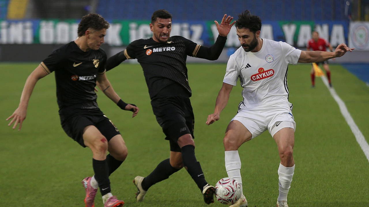 Çaykur Rizespor hazırlık maçında Boluspor'u 3-0 yendi