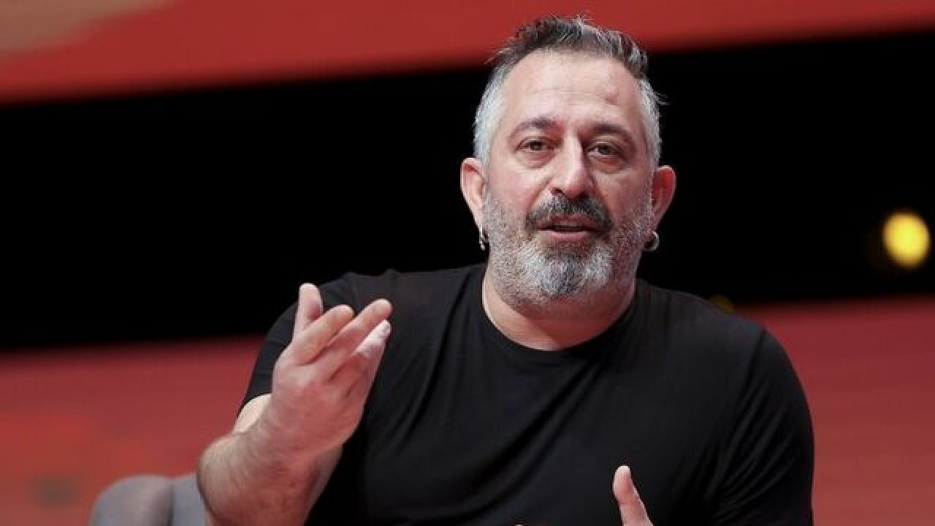 Cem Yılmaz hastanede kontrol için geldi