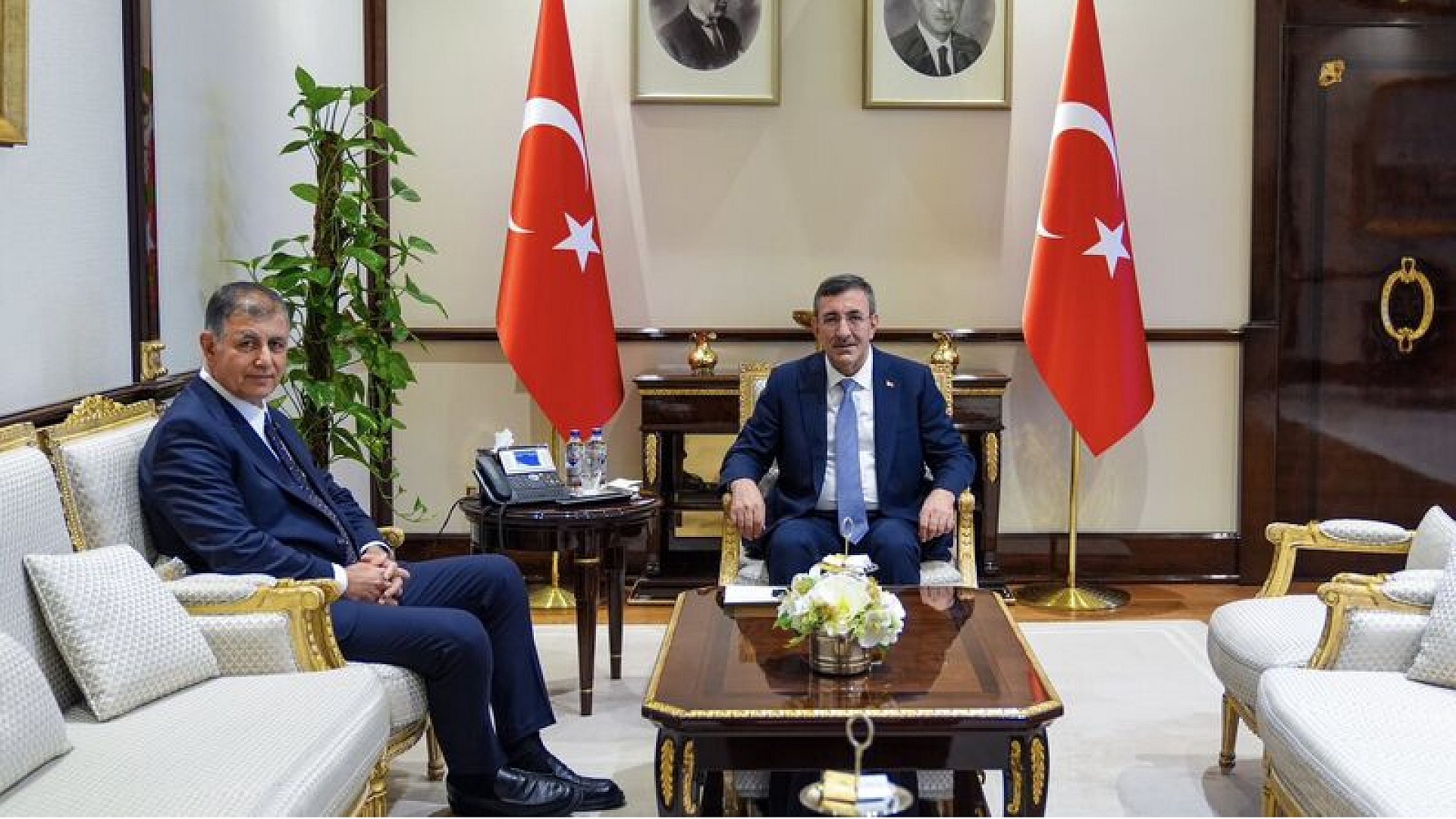 Cemil Tugay, Cevdet Yılmaz'ı ziyaret etti