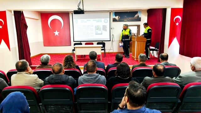 Çemişgezek'te okul servis şoförlerine eğitim verildi