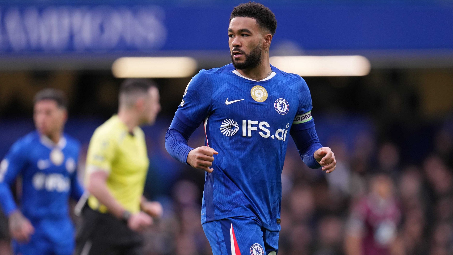 Chelsea kaptanı Reece James dizinden ameliyat edildi