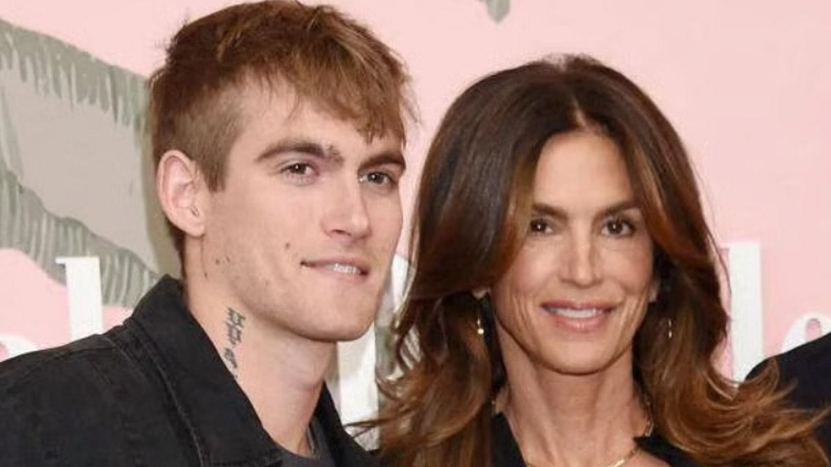 Cindy Crawford'dan 27 yaşındaki oğlu Presley'e duygusal veda