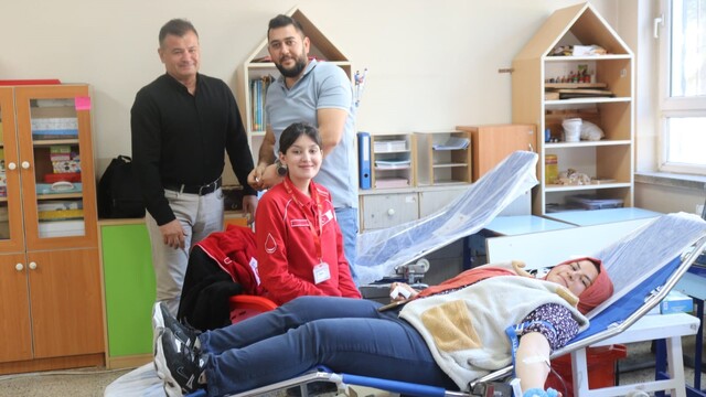 Çivril'de öğrenciler 1 günde 100 ünite kan bağışı topladı