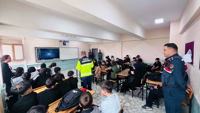 Çobanlar'da trafik dedektifleri projesi eğitimi düzenlendi