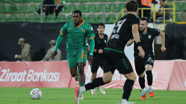 Corendon Alanyaspor, 12 Bingölspor'u 4-1 mağlup etti
