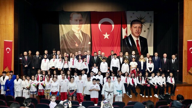 Cumhuriyet'in 103. yılı kutlaması Kahta'da yapıldı