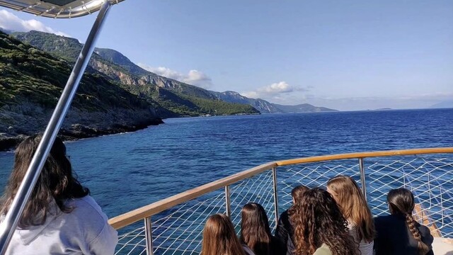 Datça'da öğrenciler entegre çevre için denize açıldı