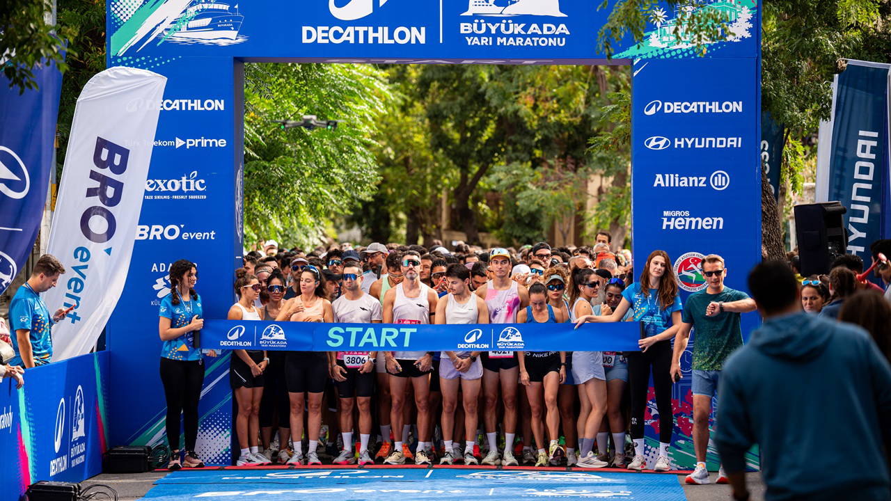 Decathlon Büyükada Yarı Maratonu'nda 4.500 katılımcı rekoru
