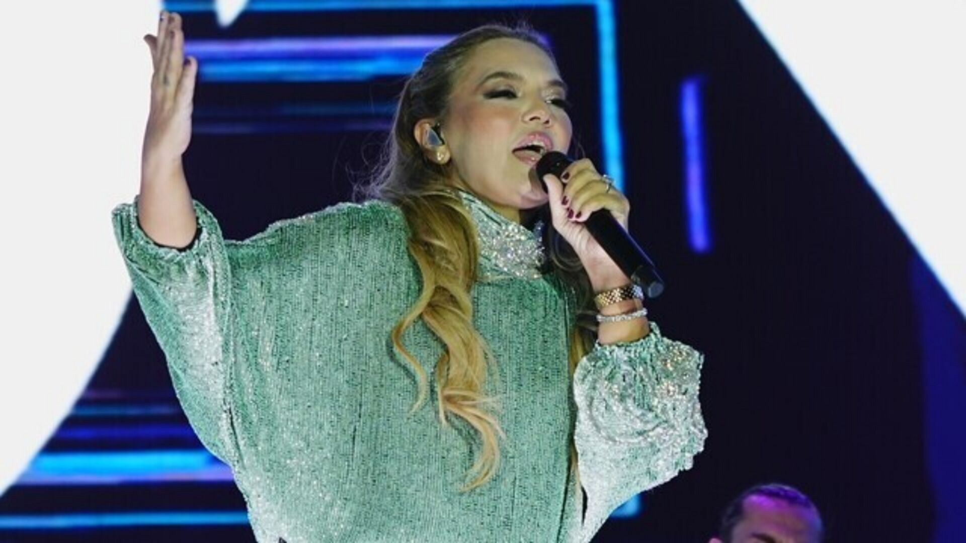 Demet Akalın, Hülya Avşar'ın miras açıklamasına tepki