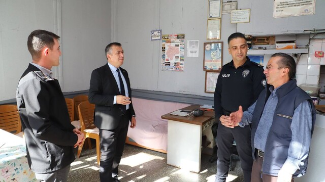 Demirci Kaymakamı Bayram, esnafa cuma ziyaretinde bulundu