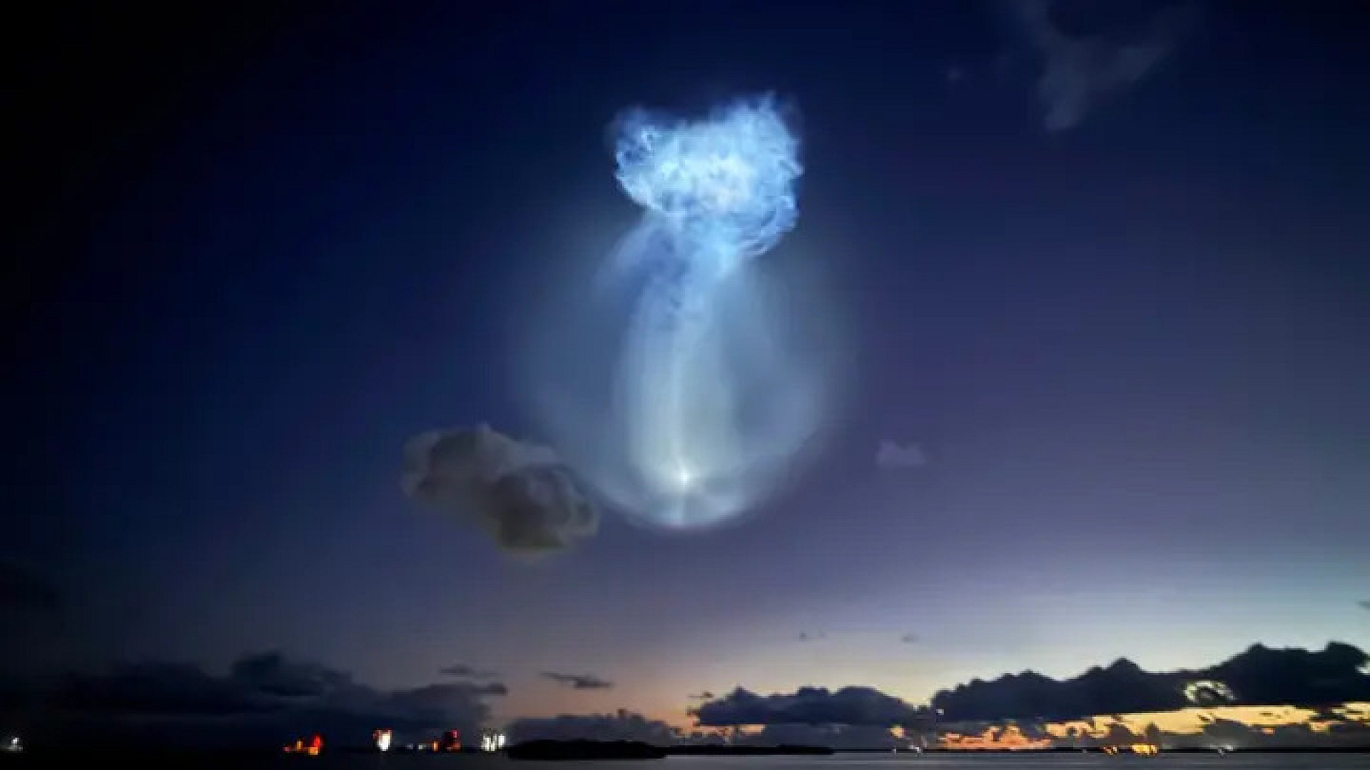 Dev denizanası görüntüsünün sırrı SpaceX fırlatmasında gizli