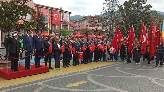 Devrek'te 29 Ekim Cumhuriyet Bayramı coşkuyla kutlandı