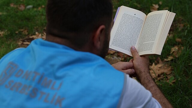 Diyarbakır'da yükümlüler kitap okuma etkinliğine katılıyor