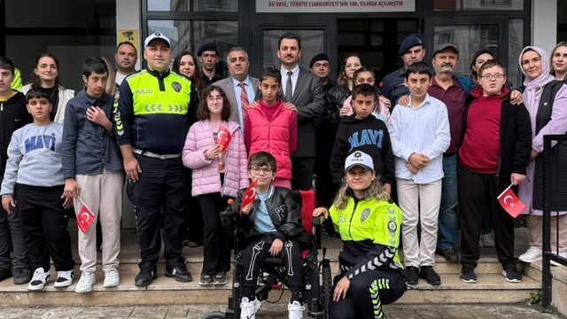 DMD hastası Muhammet'in şehir turu Vali Ergün'le oldu
