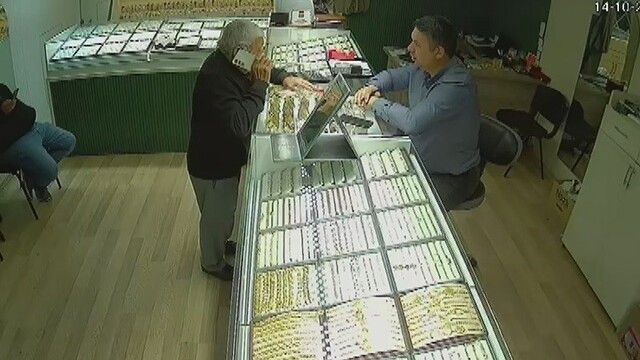 Dolandiricilik girisimi, sarrafin dikkatiyle engellendi
