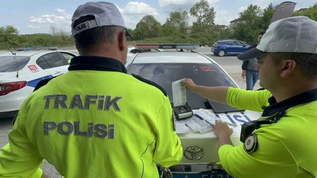 Düzce'de hız ihlali yapan bin 149 sürücüye ceza uygulandı