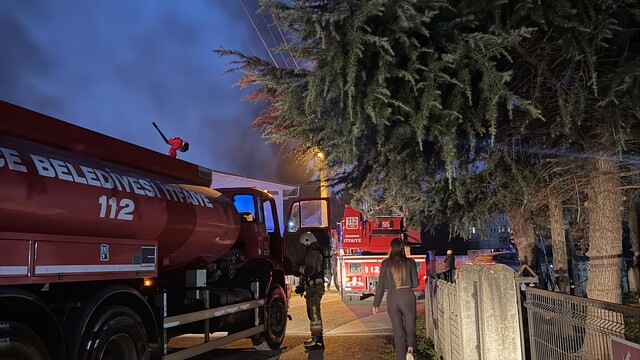 Düzce'de konfeksiyon atölyesindeki yangın kontrol altına alındı