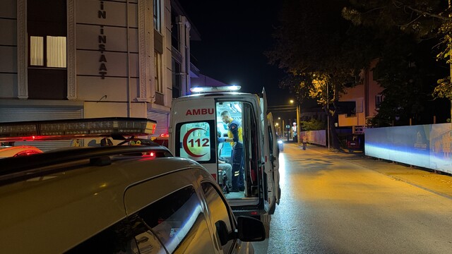 Düzce'de motosiklet kaldırıma çarptı, 2 kişi yaralandı