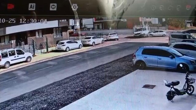 Düzce'de otomobil ve minibüs çarpıştı: 3 yaralı