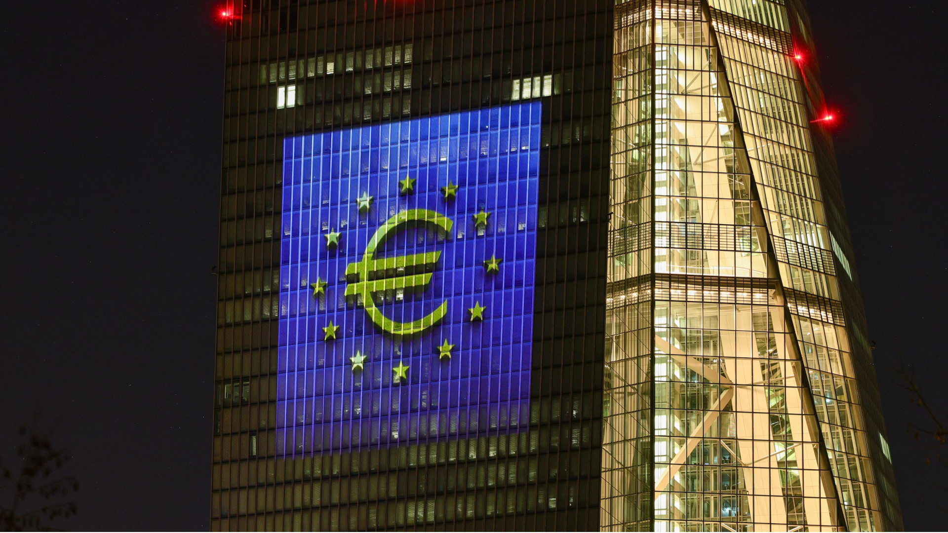 ECB faiz kararını açıkladı ve faiz oranlarını sabit tuttu